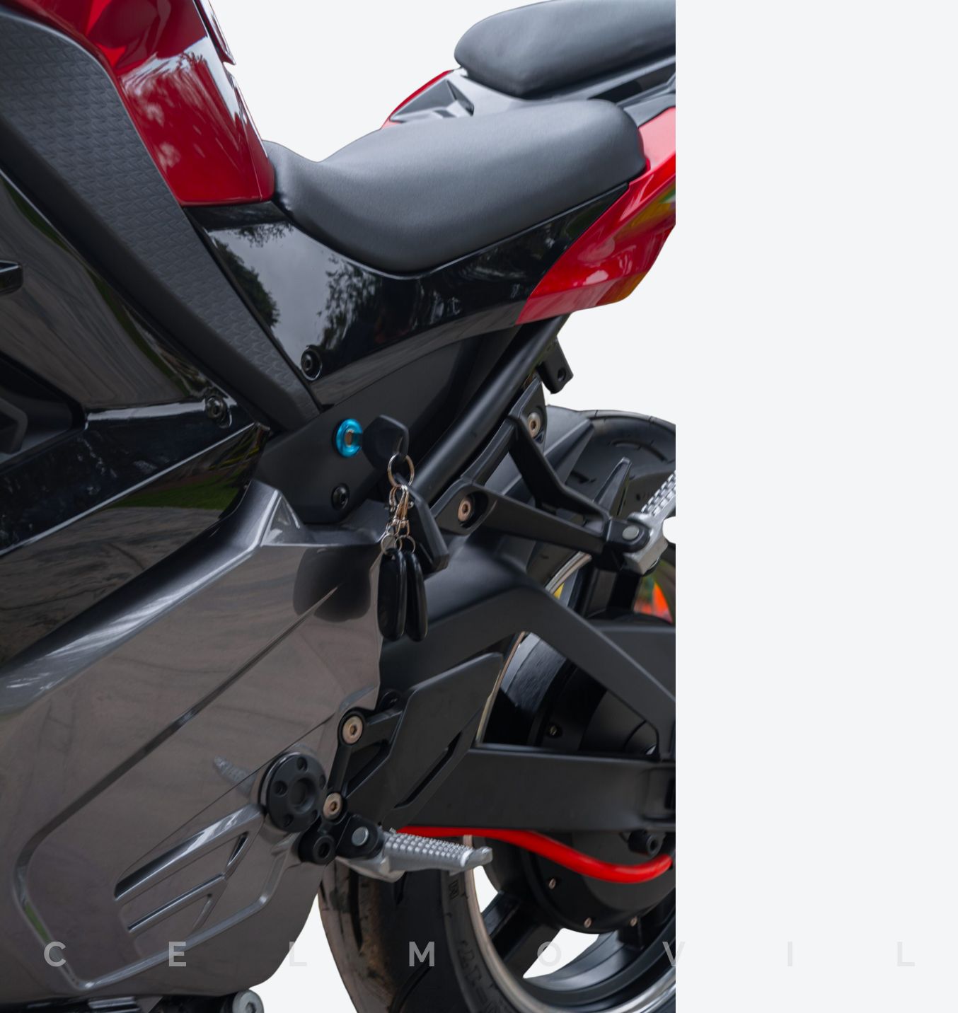 Moto Deportiva V10, Aro 17